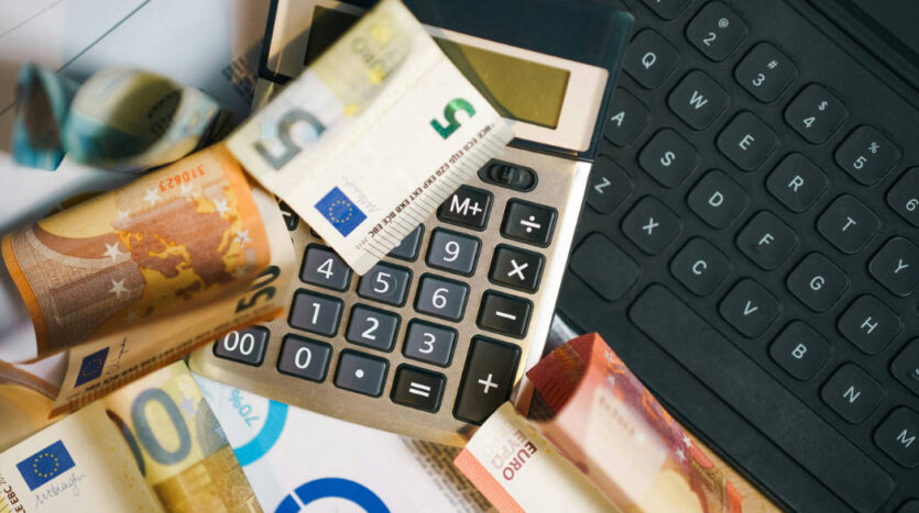 Calculating monthly expenses and startup costs for moving to Spain