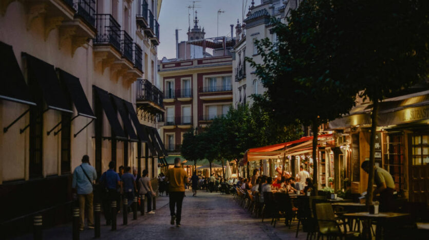 High-end restaurant for sale on the Costa del Sol in a prime location with full equipment