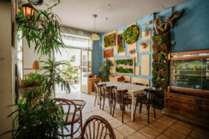 Compact café for sale on the Costa del Sol with basic furnishings and takeaway setup